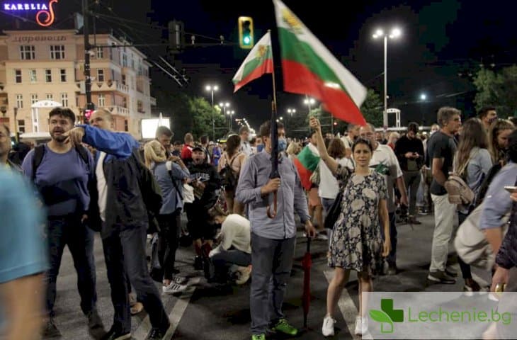 Над 60 пострадали на протеста снощи, двама с тежки черепно-мозъчни травми